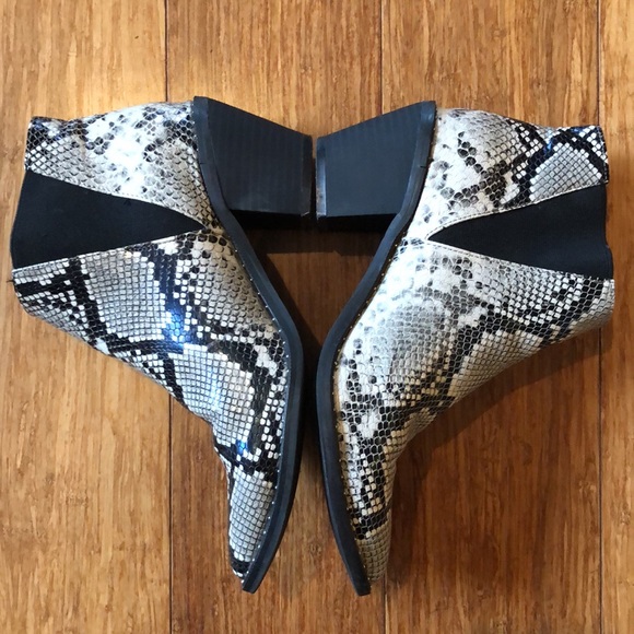 Universal Thread Snake Skin Stud Booties - Picture 3 of 11